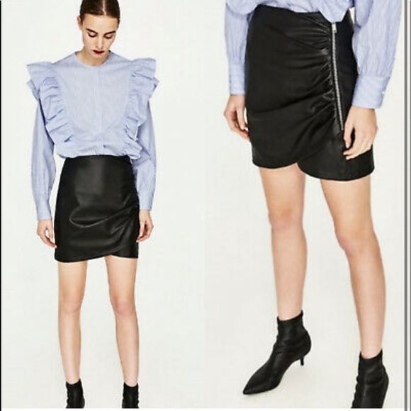 ZARA BLACK FAUX LEATHER PENCIL SKIRT WITH RUCHED SIDE ZIPPER *MINI *MEDIUM - Picture 2 of 10